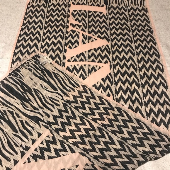AUTHENTIC BNWOT LANVIN SCARF - Picture 3 of 12